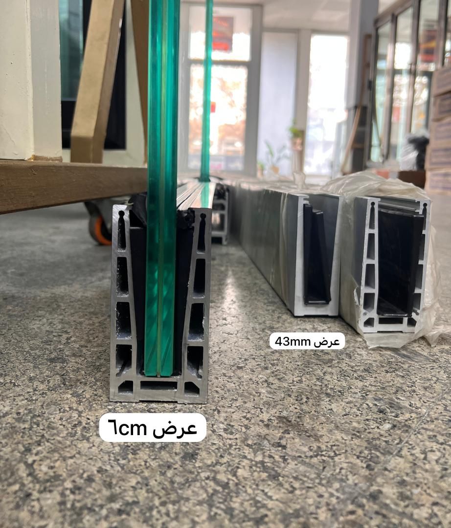 هندریل آلومینیومی نرده‌ای: ایمنی و کاربرد در فضاهای باز