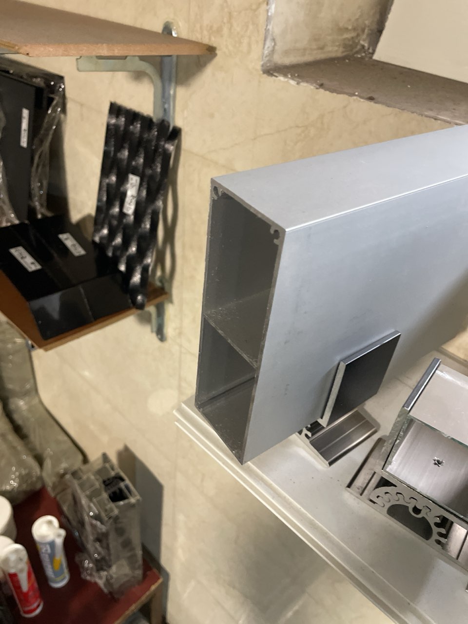 اجرای لوور آلومینیومی مدرن نما